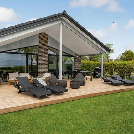 4 Bedroom Cozy In Rudkobing Сasa de vacaciones